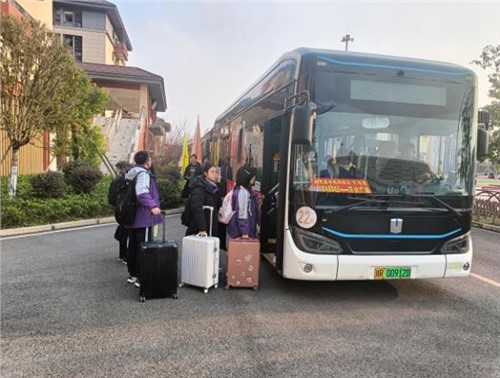 平安求學(xué)路 公交護(hù)周全